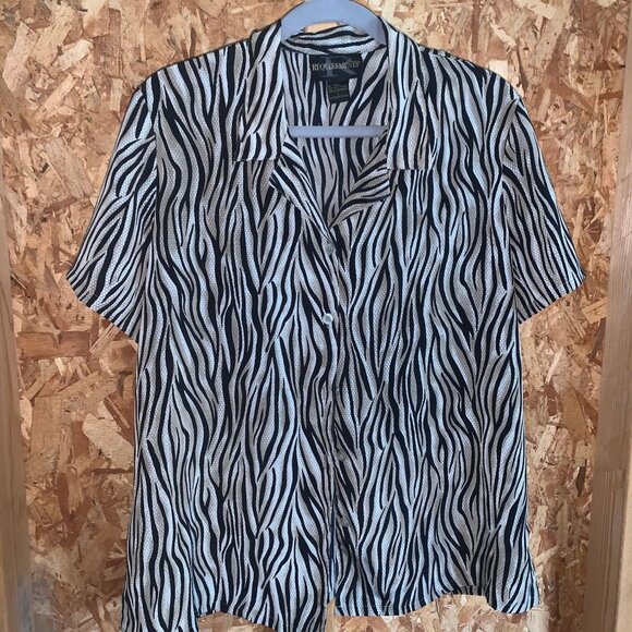 Zebra Print Button-Up Short Sleeve Blouse By Requirements Size Large - Picture 1 of 10